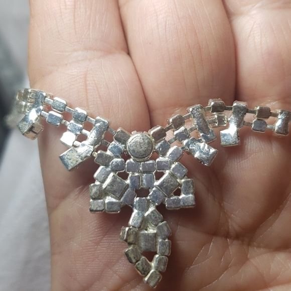 Crystal Elegant Women's Necklace - Picture 7 of 7